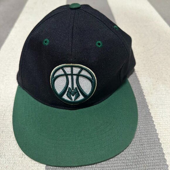 Milwaukee Bucks Snapback Hat Excellent Condition Preowned - Picture 3 of 7